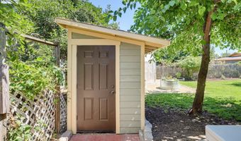 524 Drager St, Ashland, OR 97520