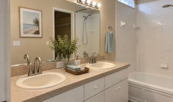 6801 CAMBRIDGE PARK Dr, Apollo Beach, FL 33572