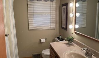 1899 Eisenhower Cir, Aberdeen, SD 57401