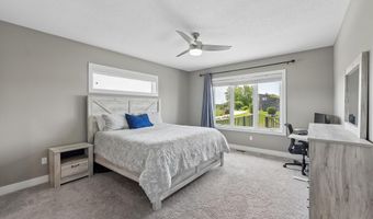 2122 Leopold Dr, Ames, IA 50010