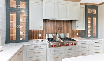 35 Coggeshall Ave, Newport, RI 02840