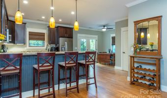 71 McLain St, Asheville, NC 28803