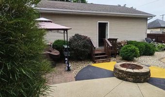 105 N Division St, Anamosa, IA 52205