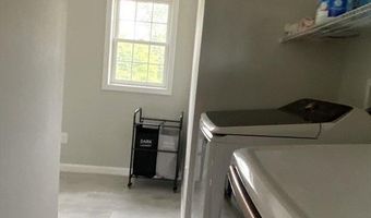 25 Damato Way, Agawam, MA 01001