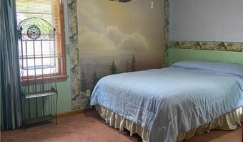 135 Ridgeland Dr, Amherst, OH 44001