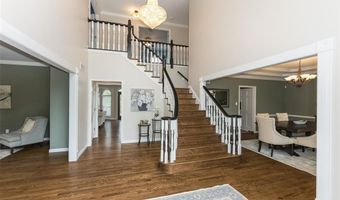 1101 Courtwood Cir, Ballwin, MO 63011