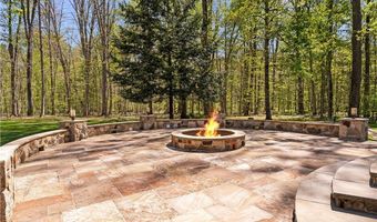 805 Cascades Dr, Aurora, OH 44202