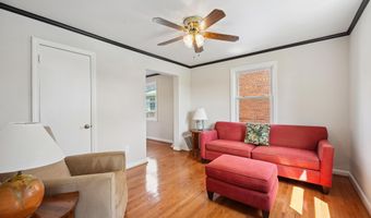 2146 S OAKLAND St S, Arlington, VA 22204