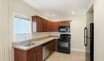 8 Mann Ave, Newport, RI 02840