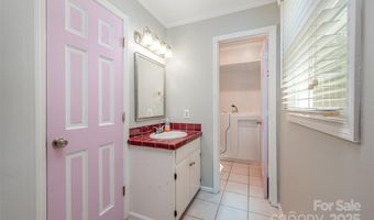 2106 Woodhurst Ln, Albemarle, NC 28001