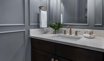 629 N LINCOLN St N, Arlington, VA 22201