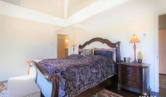14 Vermillion Dr, Avon, CT 06001