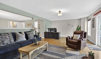 15 Shaker Heights Ln, Chester, NH 03036