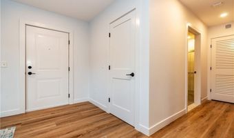 32 Exchange St 103, East Greenwich, RI 02818