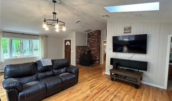 42 Ledge Rd, Coventry, RI 02816