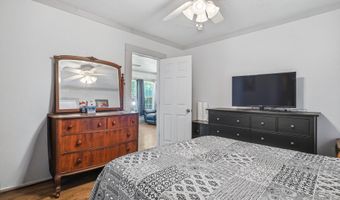 335 E Cofield St, Aurora, MO 65605