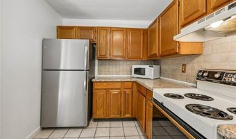 8 Cinnamon Ln, Narragansett, RI 02874