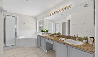 7711 NOTTINGHILL SKY Dr, Apollo Beach, FL 33572