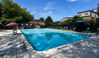 5301 WESTBARD Cir 419, Bethesda, MD 20816