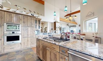 15606 NAPA Ln, Brookings, OR 97415