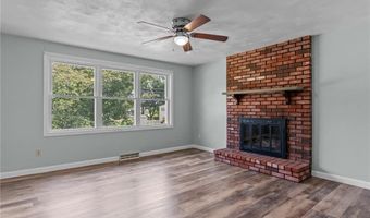 25 High St, Warwick, RI 02886
