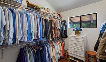 1365 Piiholo Rd, Makawao, HI 96768