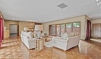 141 G St SW, Ardmore, OK 73401