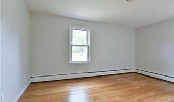 44 Cindy Ln, Warwick, RI 02886