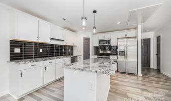 611 Fernwood Dr, Albemarle, NC 28001
