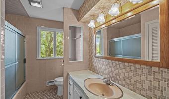 2 Julia Dr, North Providence, RI 02911