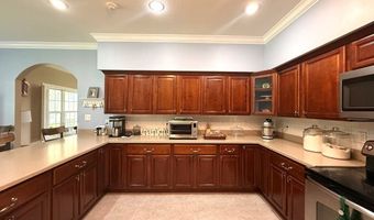 827 Plantation Dr, Adel, GA 31620
