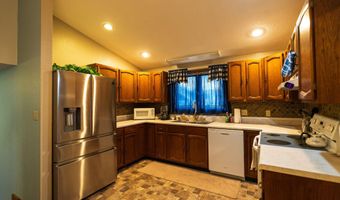 207 N 10th St, Albia, IA 52531