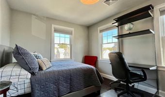 24 Stockholm St, Newport, RI 02840