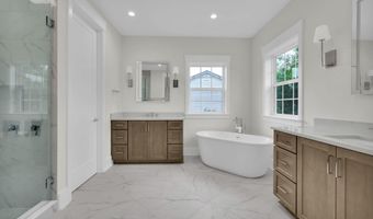 392 4TH St, Atlantic Beach, FL 32233