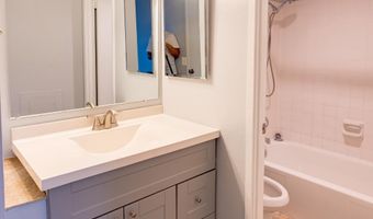 5911 EDSALL Rd 406, Alexandria, VA 22304