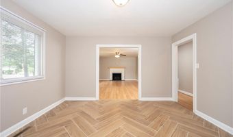 110 N Claybon Dr, Advance, NC 27006