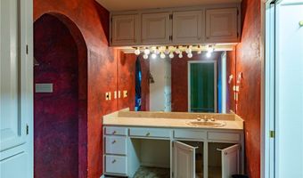 1208 N Woodlawn Dr, Alice, TX 78332