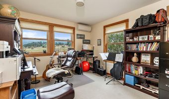 2245 Colestin Rd, Ashland, OR 97520