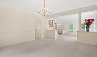 10604 MAPLECREST Ln, Potomac, MD 20854