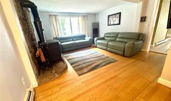 542 Main St, Hopkinton, RI 02833