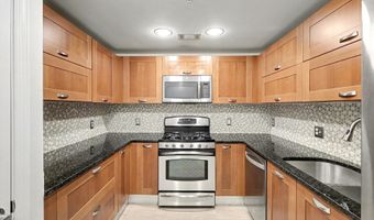 2451 MIDTOWN Ave 1611, Alexandria, VA 22303