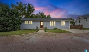 306 E Maple St, Beresford, SD 57004