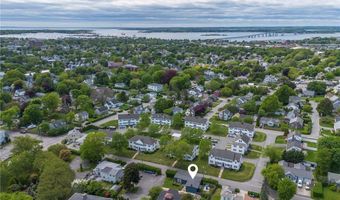 203 Fenner Ave 5, Middletown, RI 02842