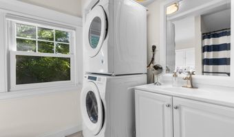 20 Bradley Ave, Branford, CT 06405