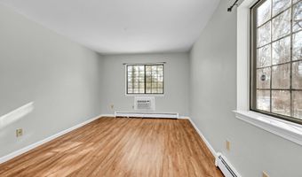 26 Essex Ct 26, Brookfield, CT 06804