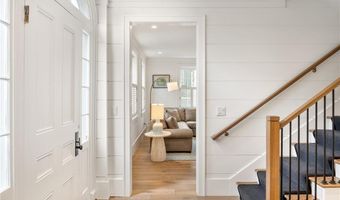 24 School St, Newport, RI 02840