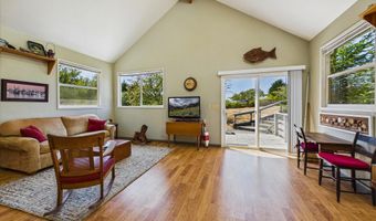 2361 Buttermilk Ln, Arcata, CA 95521