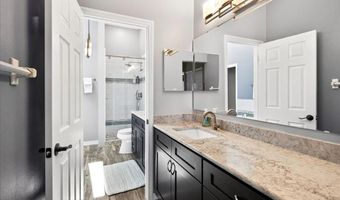 1848 Ridgeview Circle Dr, Ballwin, MO 63021