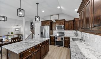 806 154th Cir, Basehor, KS 66007
