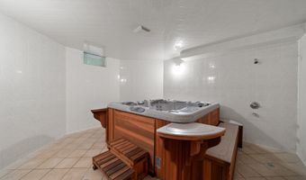 2086 Autumn Hill Dr, Ann Arbor, MI 48103